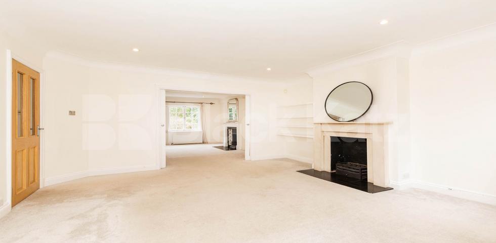 			FAMILYS ONLY, 3 Bedroom, 1 bath, 1 reception House			 Cascade Avenue, MUSWELL HILL